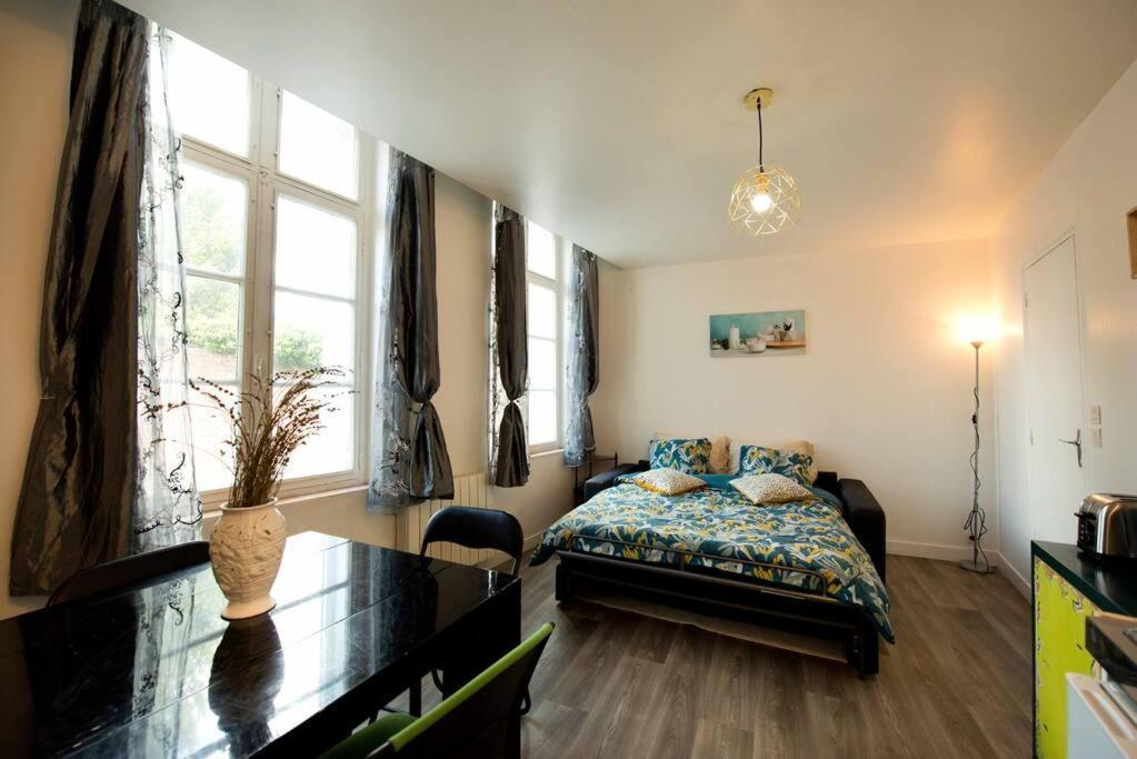 Ferienwohnung Le Castille Centre Gare Wifi Et Parking Gratuit Amiens Exterior foto