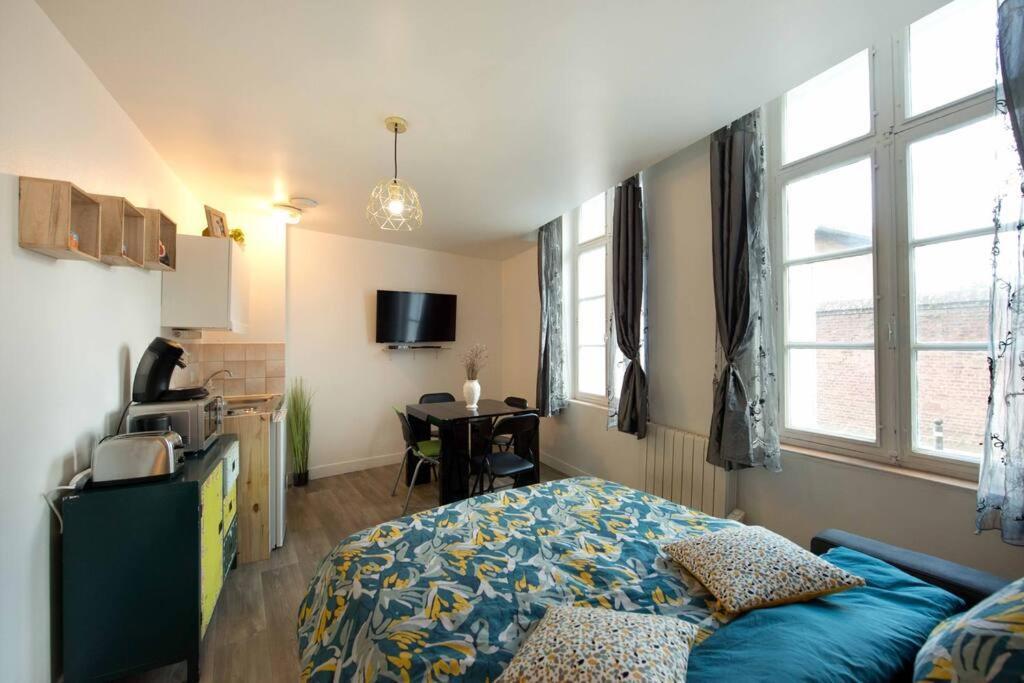 Ferienwohnung Le Castille Centre Gare Wifi Et Parking Gratuit Amiens Exterior foto